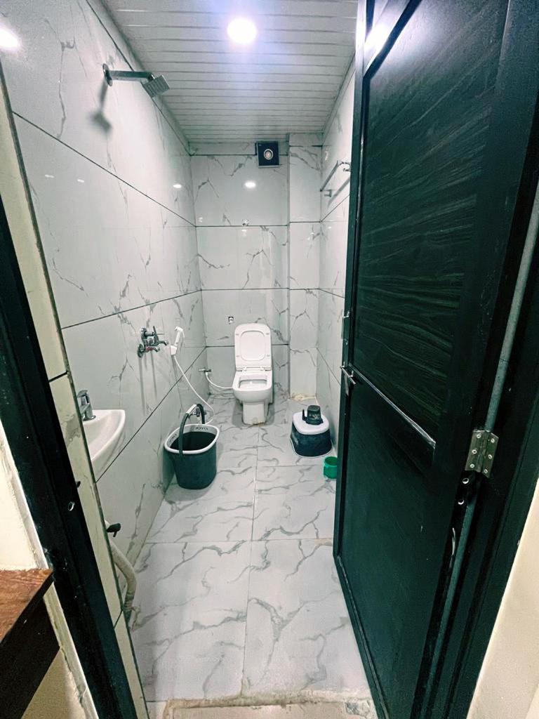 Green Leaf Hotel Ujjain Extérieur photo